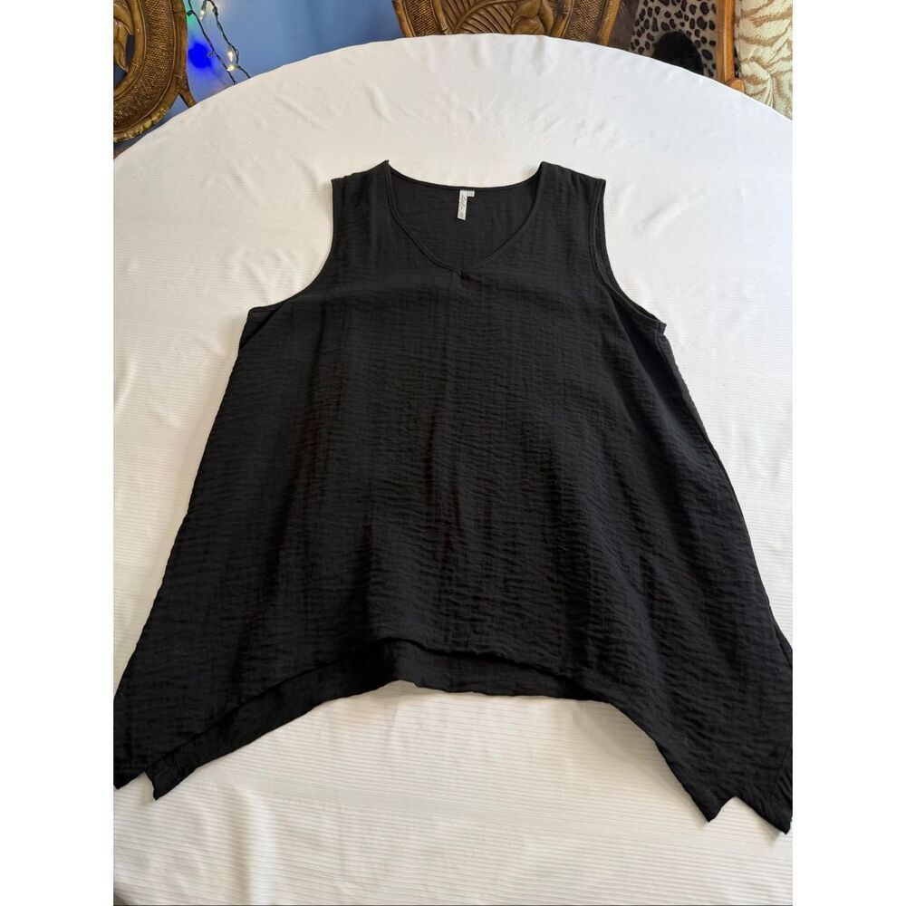 Lulu B Women’s Black Flowy V Neck Tank Top Plus Size 1X